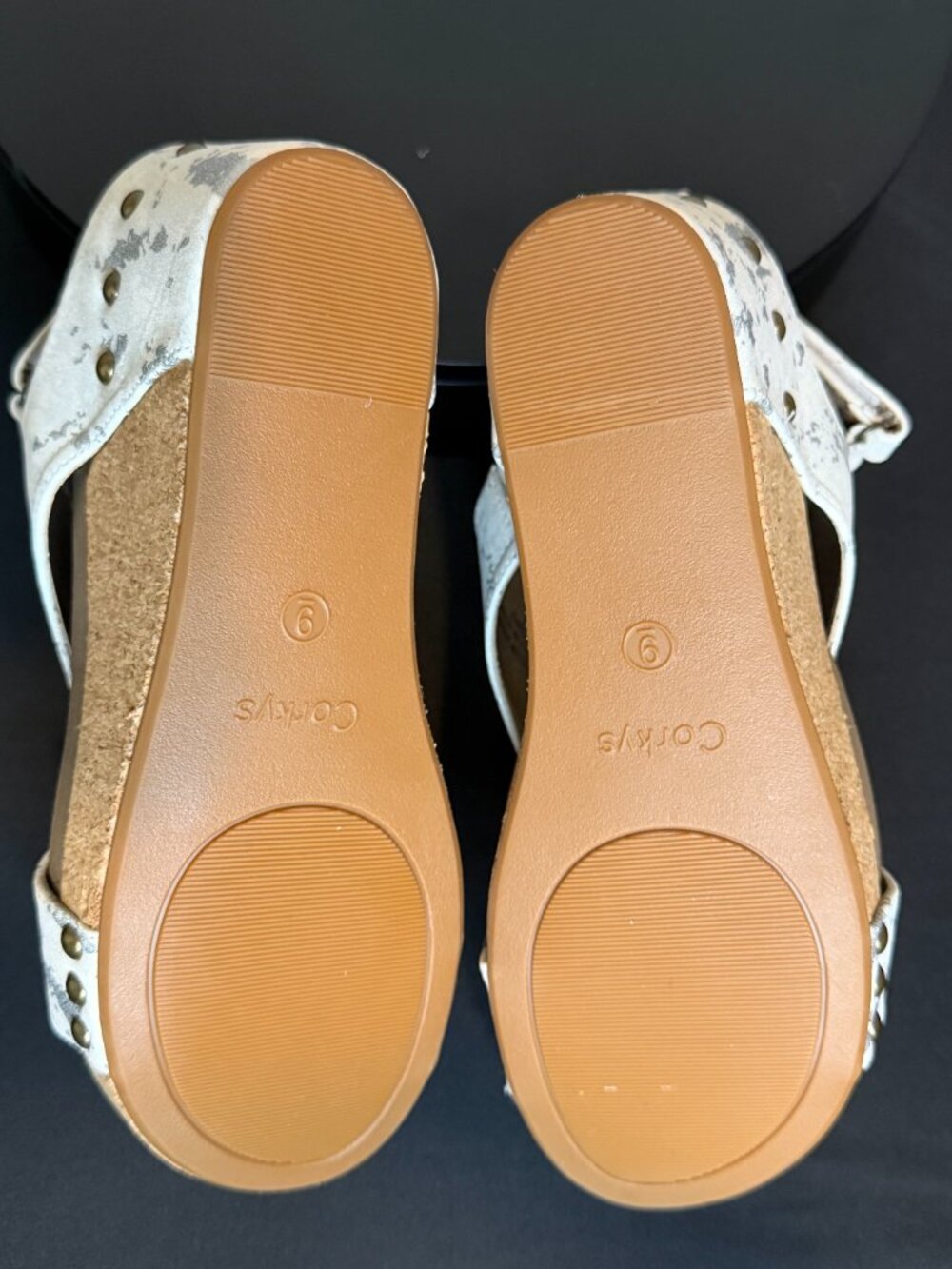 Boutique by Corky's sandals - Picture 8 of 12